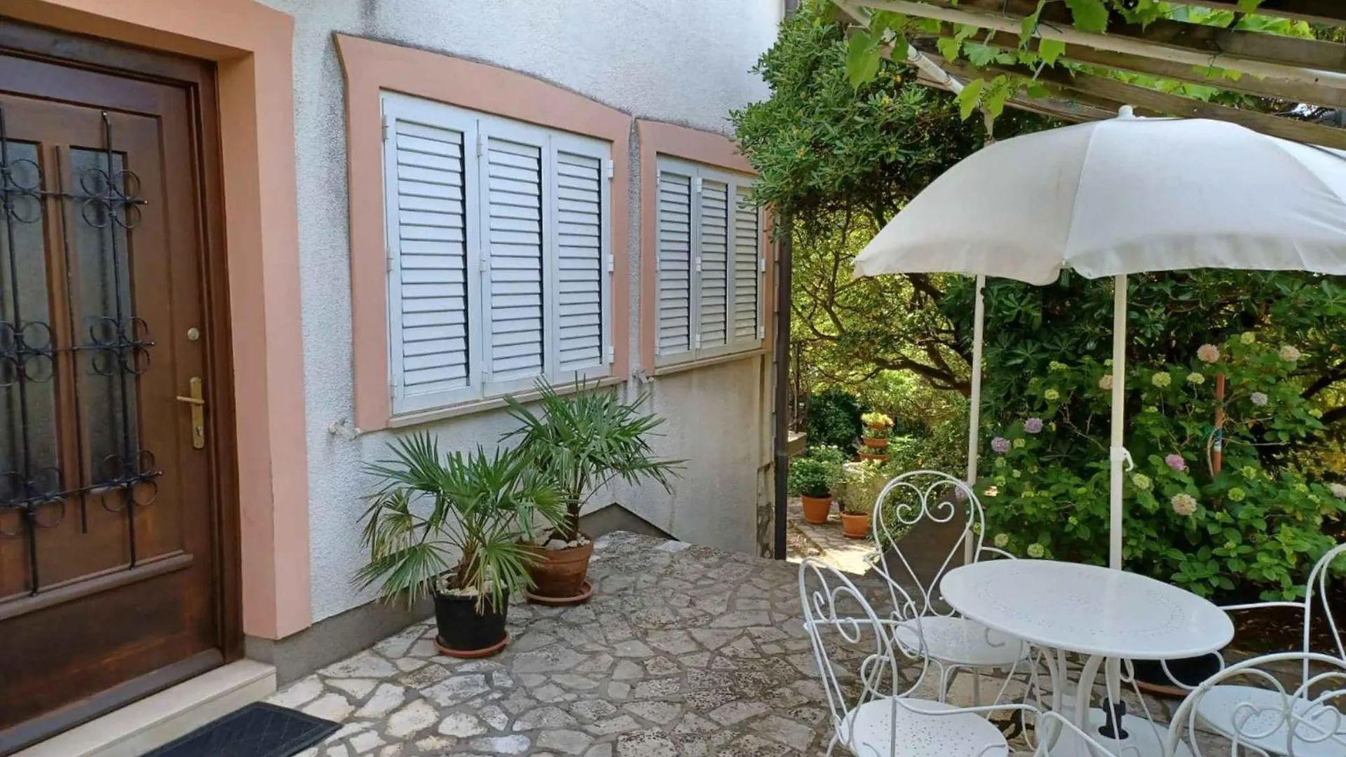 Apartment In Novi Vinodolski 15285